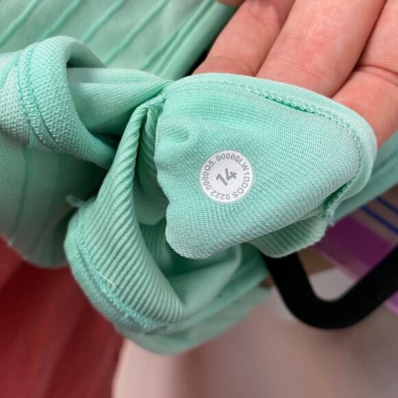 Lululemon Ebb to Street Cropped Tank Top Rib Map Wild Mint Ice Green Size 14 - Picture 9 of 9